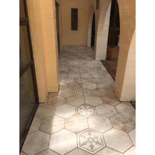 folyoso hatszogetlo padlolap csempe jarolap.jpg